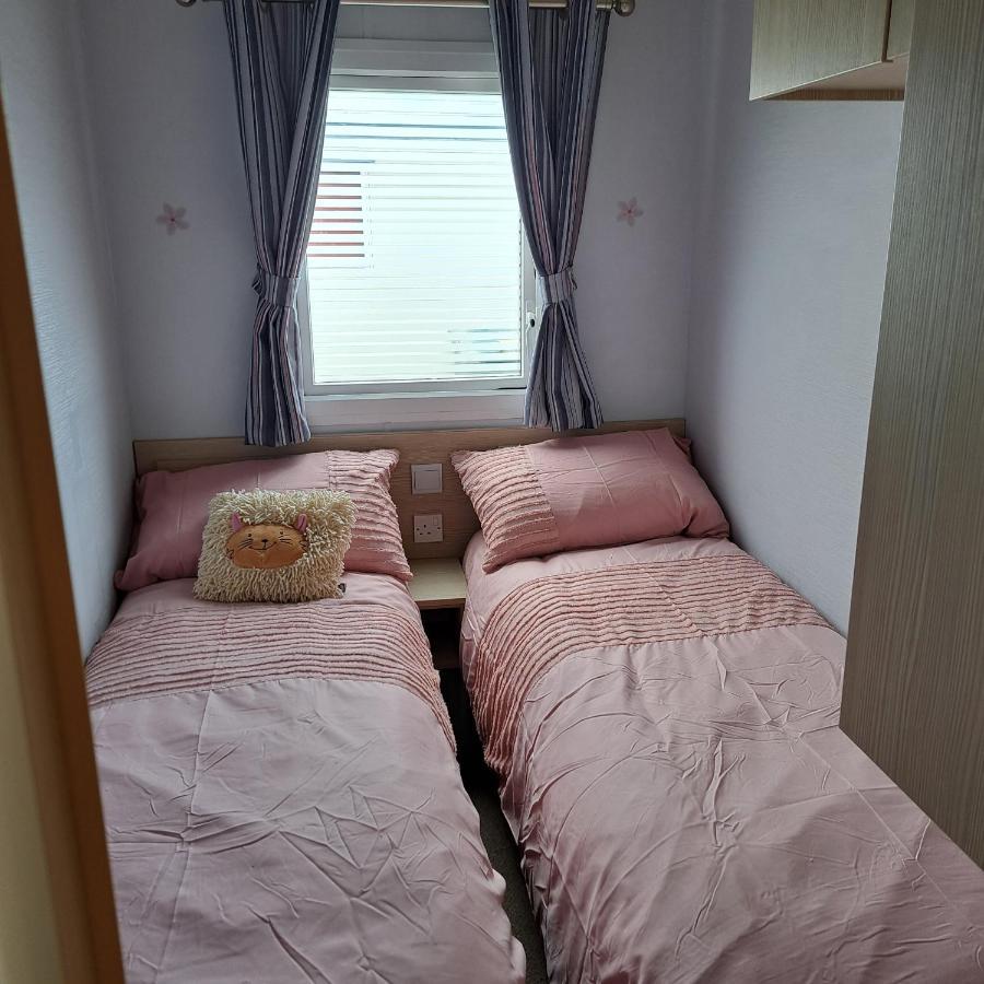 Cj & Daisies Holiday Home Prestatyn Exterior photo